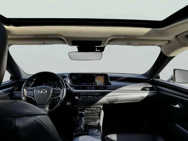 Lexus ES photo 39
