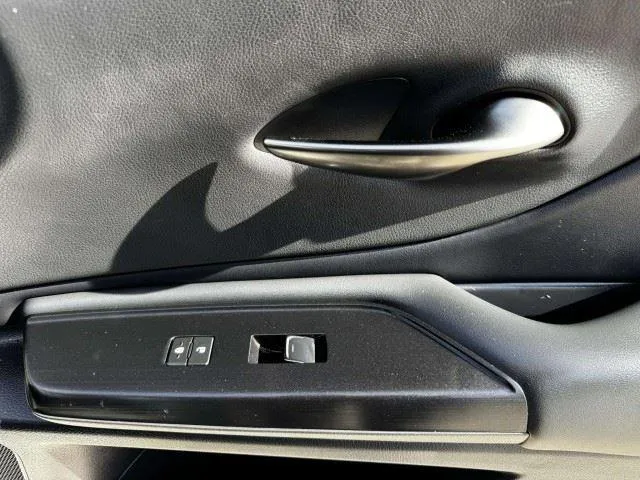 Lexus ES photo 48
