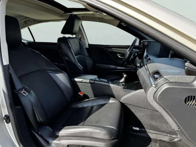 Lexus ES photo 49
