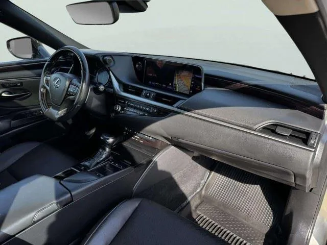 Lexus ES photo 50