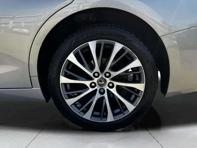 Lexus ES photo 54