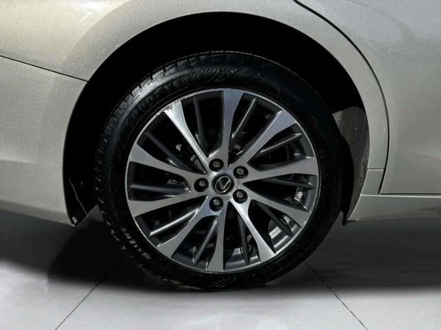 Lexus ES photo 55