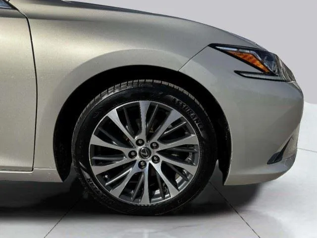 Lexus ES photo 56