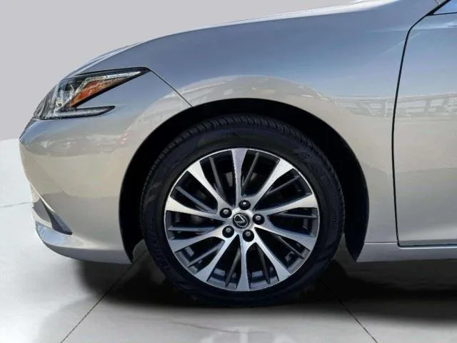 Lexus ES photo 57