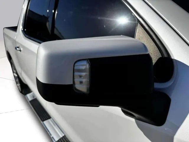 Chevrolet Silverado photo 10