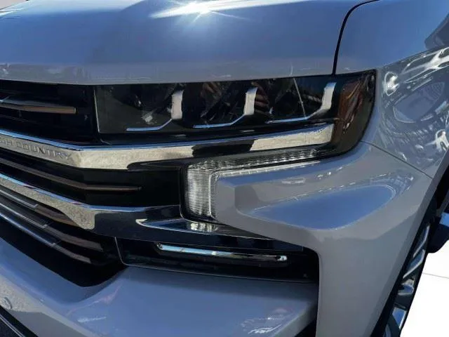Chevrolet Silverado photo 13