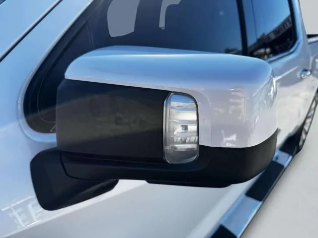 Chevrolet Silverado photo 14