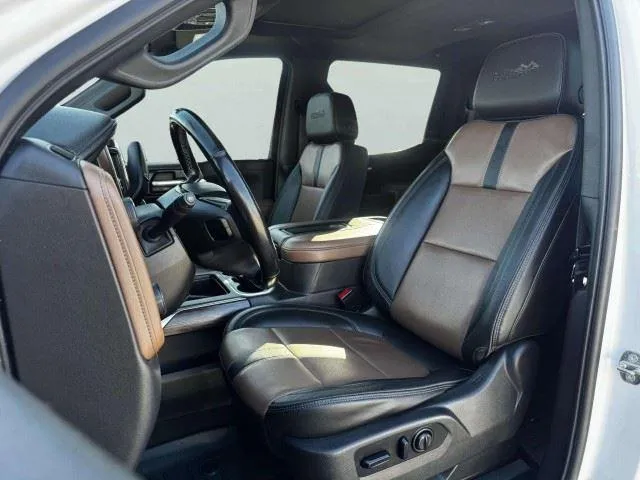 Chevrolet Silverado photo 19