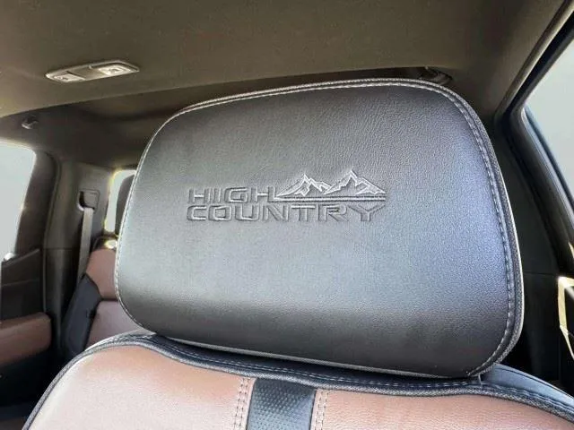 Chevrolet Silverado photo 21