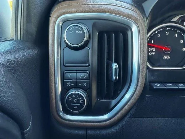 Chevrolet Silverado photo 23