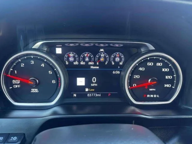 Chevrolet Silverado photo 24