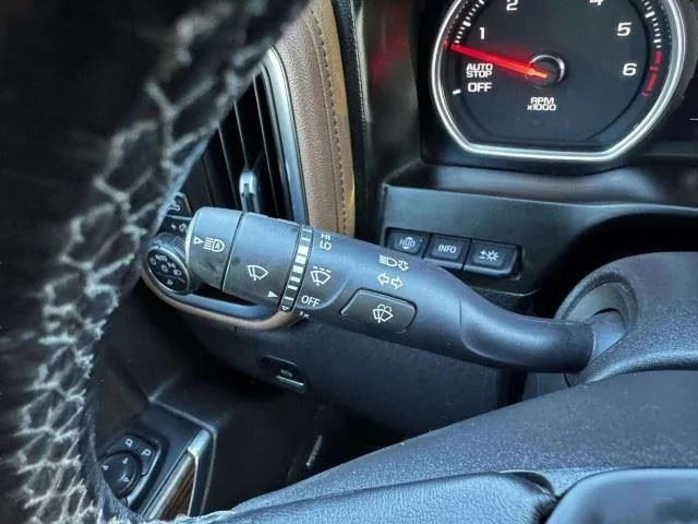 Chevrolet Silverado photo 25