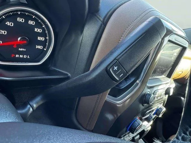 Chevrolet Silverado photo 26