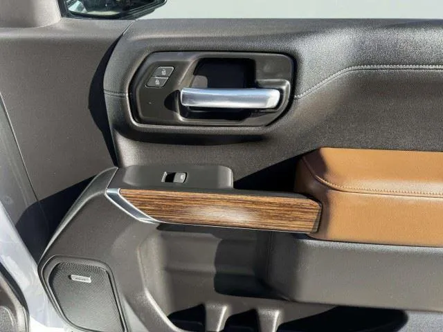 Chevrolet Silverado photo 59