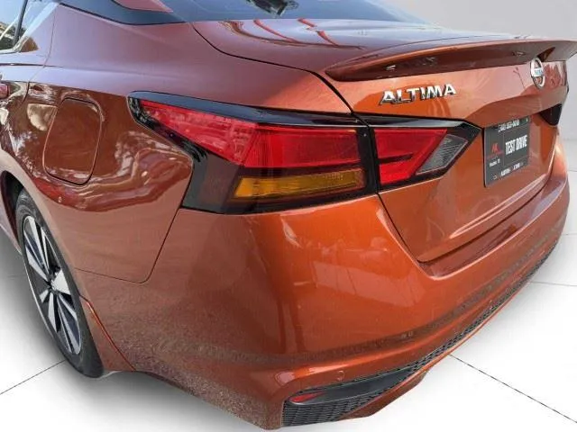Nissan Altima photo 16