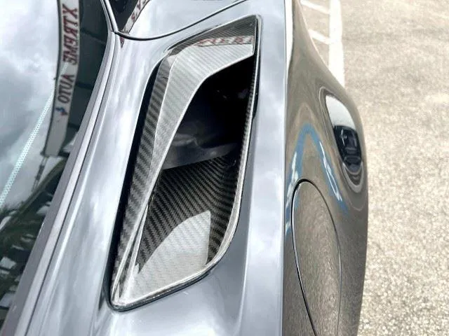 Chevrolet Corvette photo 18