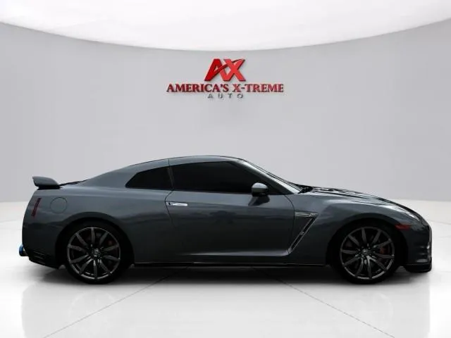 Nissan GT-R photo 7
