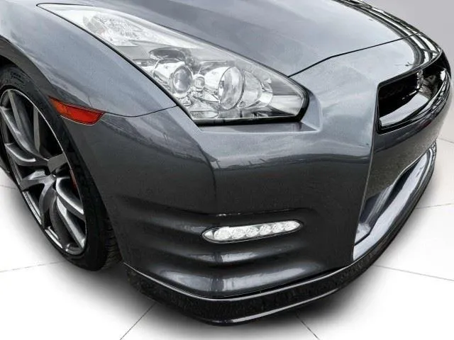 Nissan GT-R photo 12
