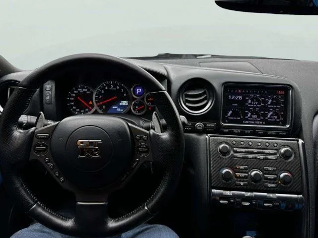 Nissan GT-R photo 33