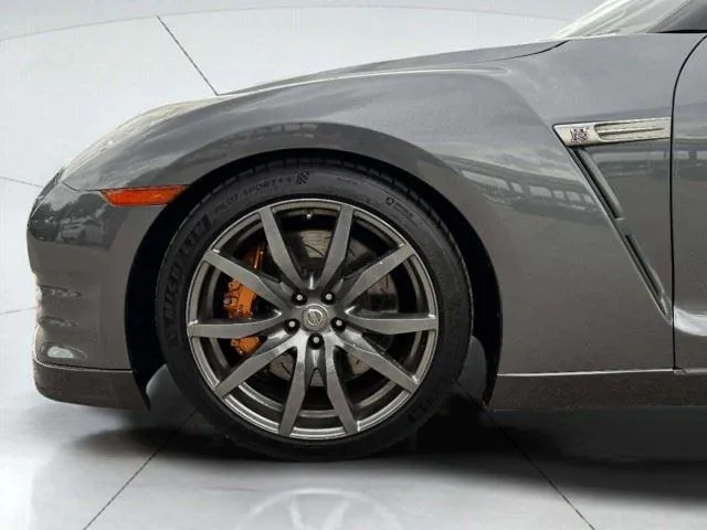 Nissan GT-R photo 50