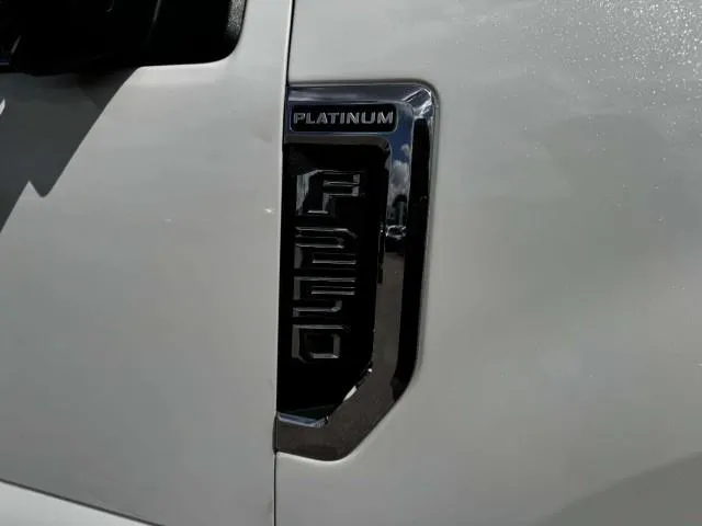 Ford F-250 photo 11