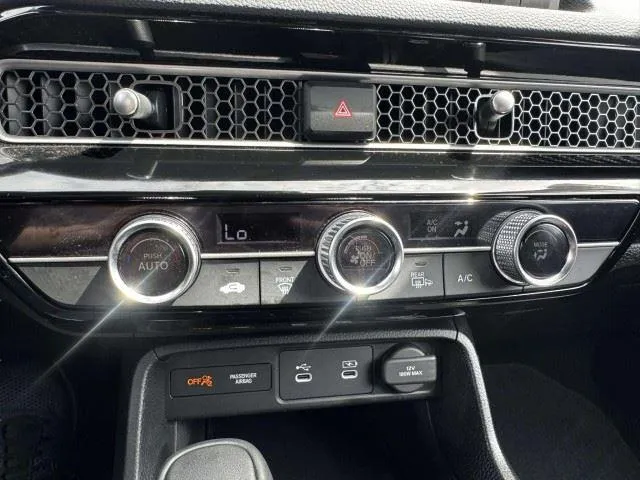 Honda Civic photo 32