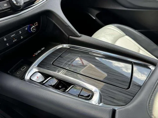 Buick Enclave photo 31