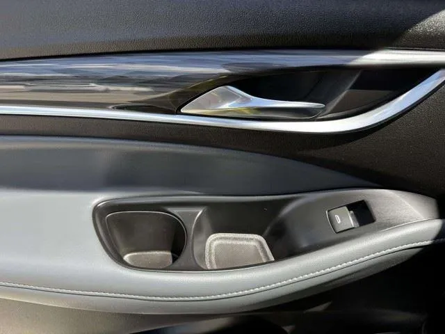 Buick Enclave photo 34