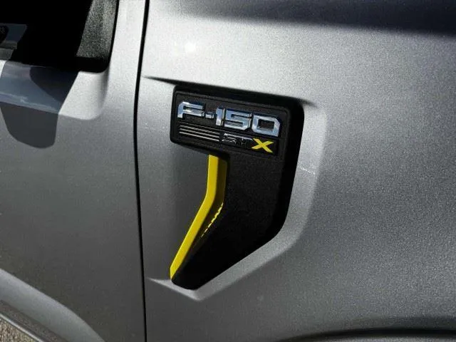 Ford F-150 photo 11