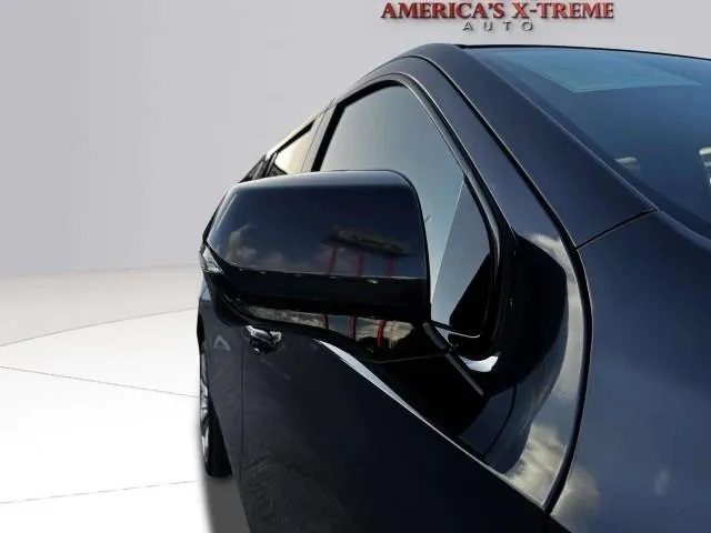 Cadillac Escalade ESV photo 10