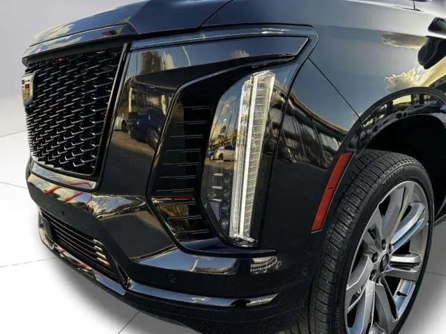 Cadillac Escalade ESV photo 12
