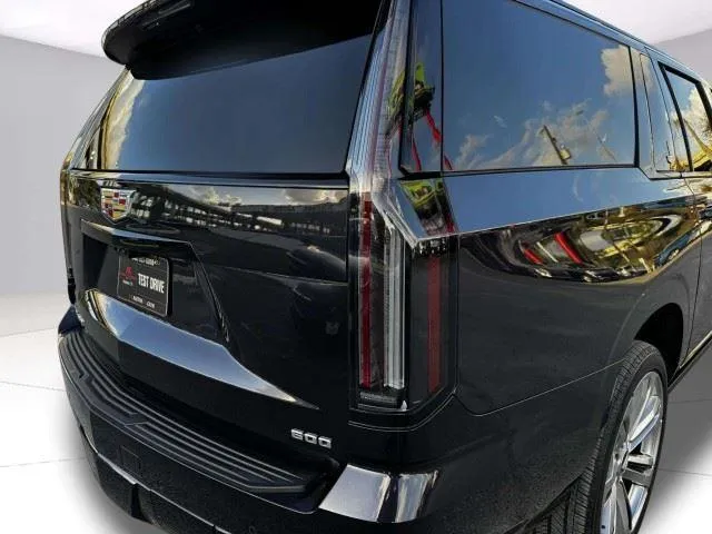 Cadillac Escalade ESV photo 15