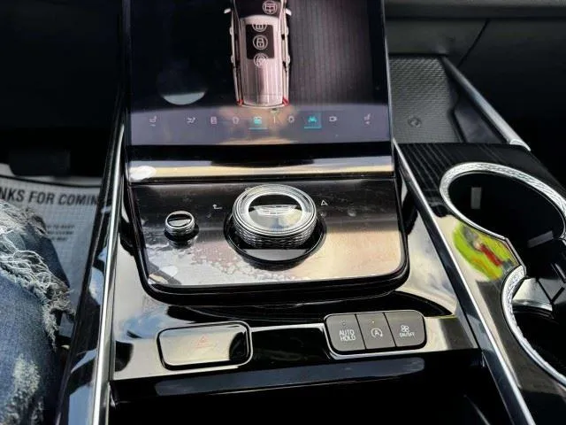 Cadillac Escalade ESV photo 31