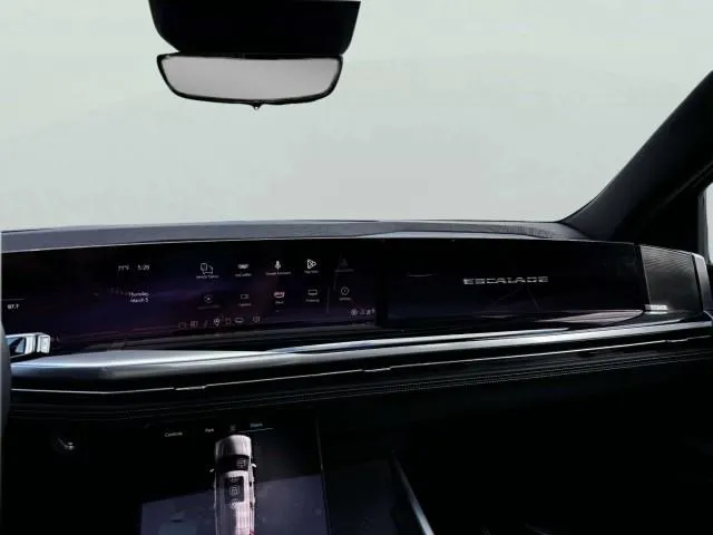 Cadillac Escalade ESV photo 32