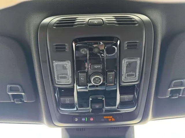 Cadillac Escalade ESV photo 34
