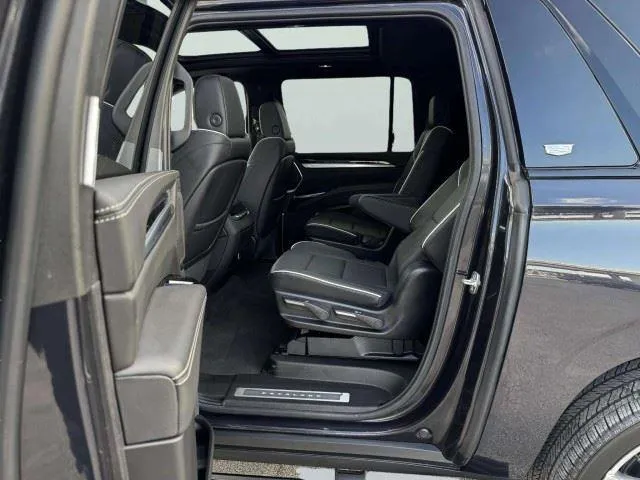 Cadillac Escalade ESV photo 35