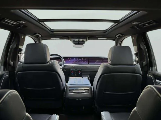 Cadillac Escalade ESV photo 42