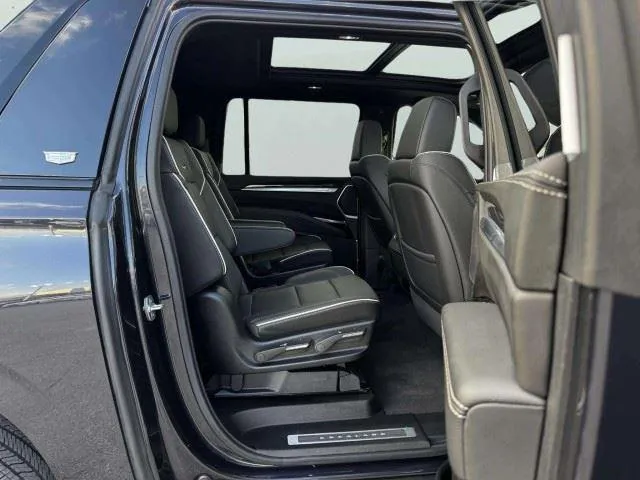 Cadillac Escalade ESV photo 43