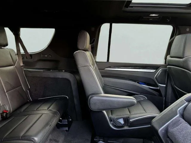 Cadillac Escalade ESV photo 47