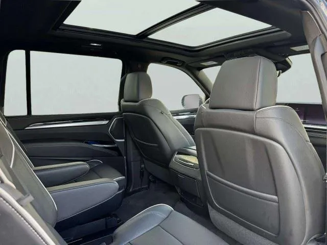 Cadillac Escalade ESV photo 49