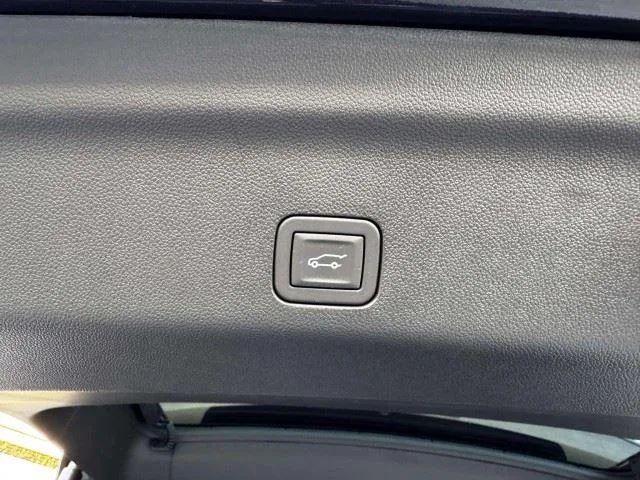 Cadillac Escalade ESV photo 57