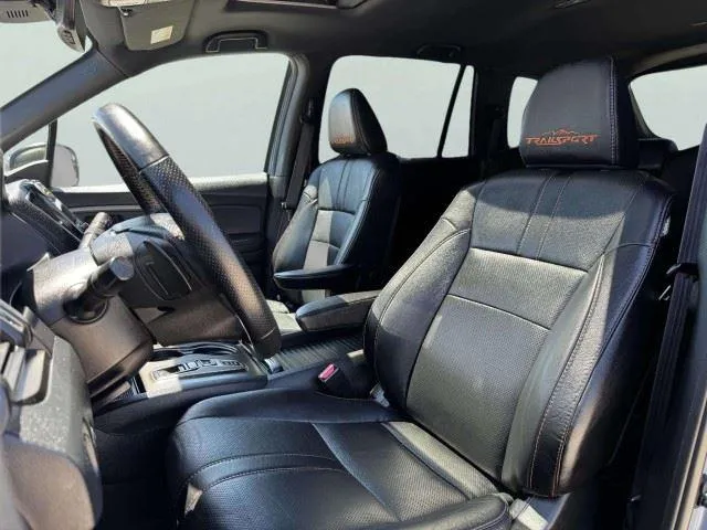 Honda Passport photo 19