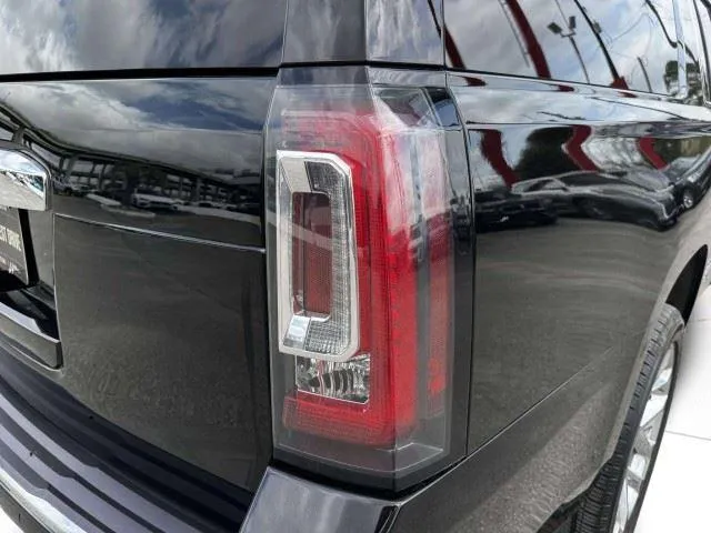 GMC Yukon XL photo 20