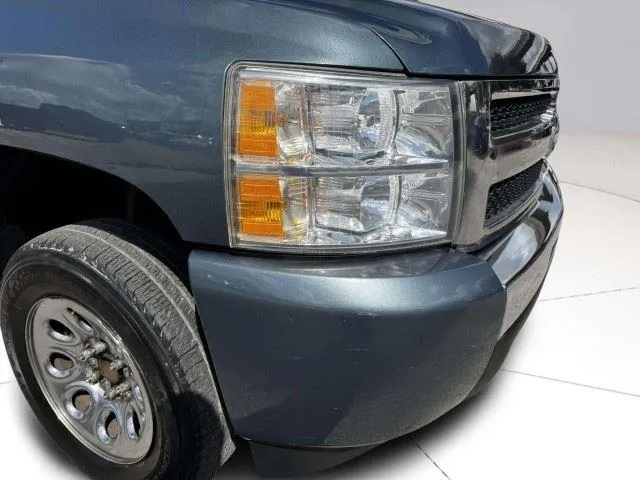 Chevrolet Silverado photo 11