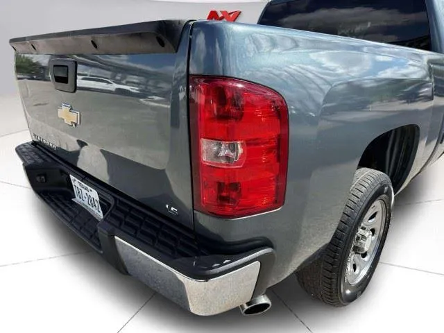 Chevrolet Silverado photo 16