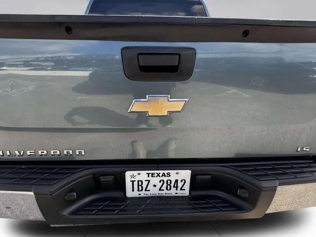 Chevrolet Silverado photo 17