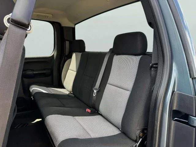 Chevrolet Silverado photo 22