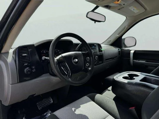 Chevrolet Silverado photo 24