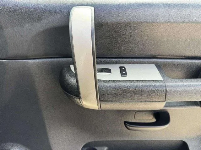 Chevrolet Silverado photo 33