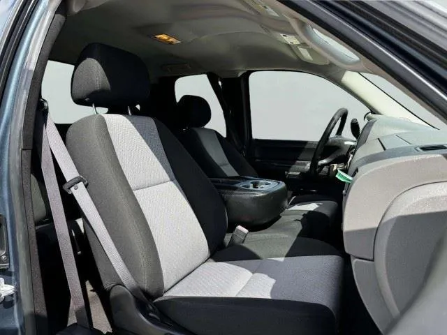 Chevrolet Silverado photo 34